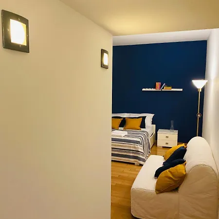 Chiara Guest House 34 - M4 Metro Blu Milano Esterno foto