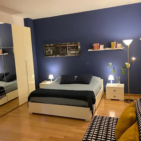 Chiara Guest House 34 - M4 Metro Blu Milano Esterno foto