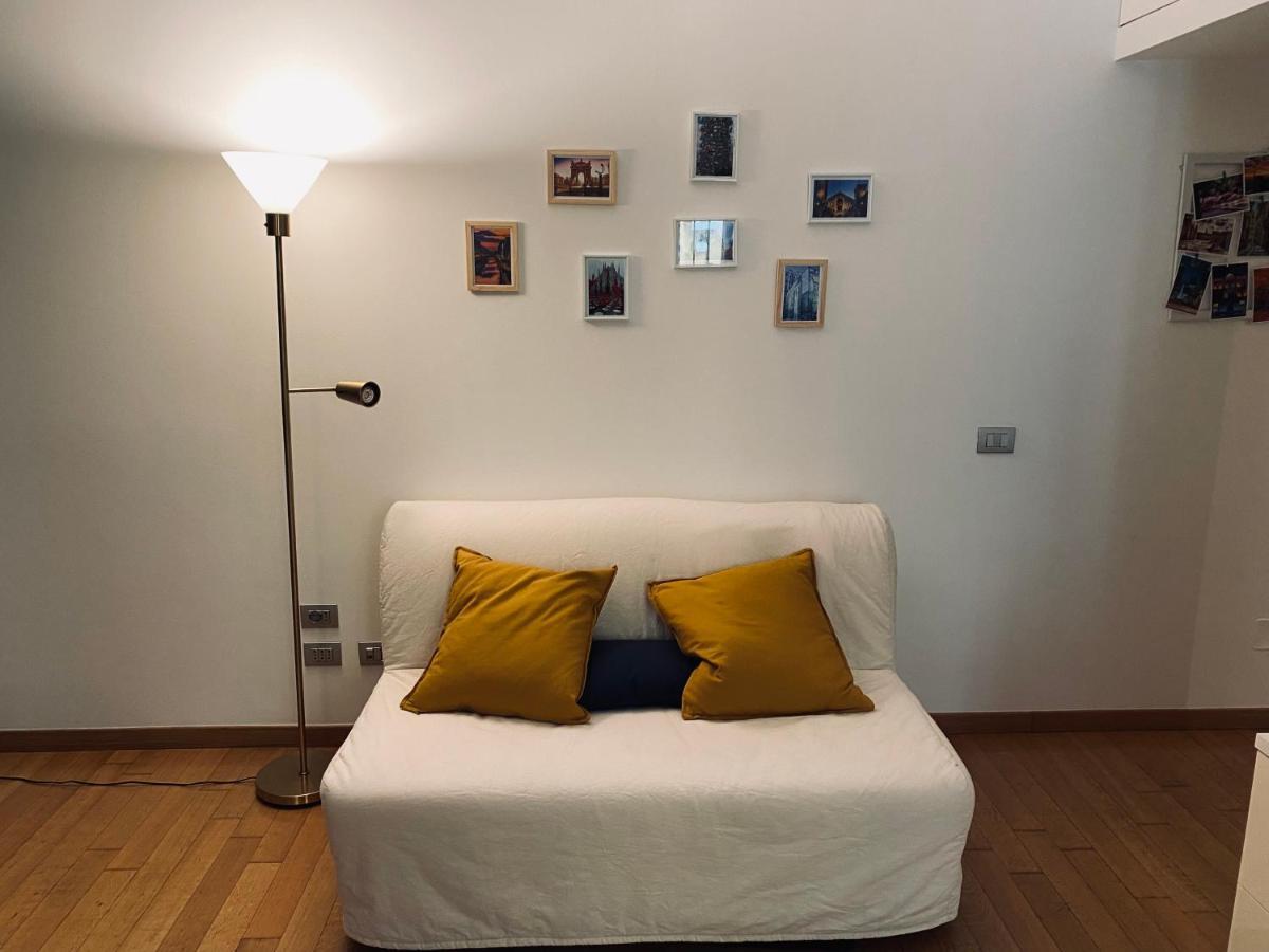 Chiara 34 - M4 Metro Blu Mailand